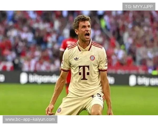 拜仁弧顶远射精确制霸禁区，穆勒补射完成得分